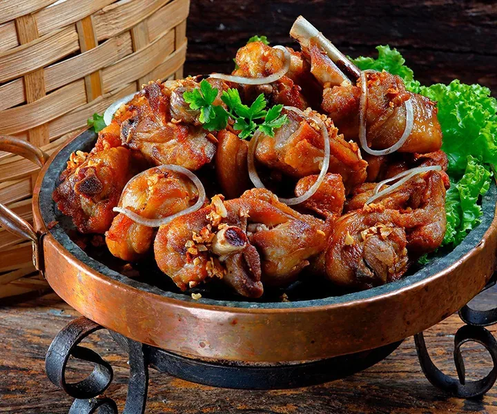 Frango a passarinho
